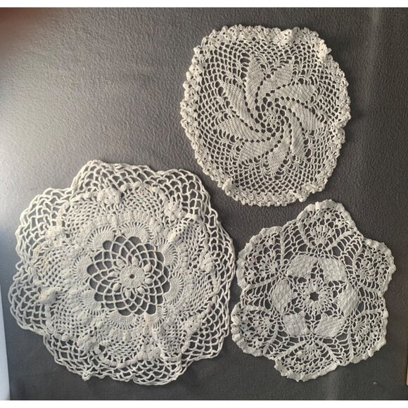 Vintage Handmade Crochet Doilies Set of 3 - Picture 9 of 12